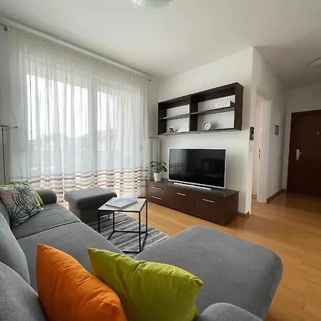 Lipa Apartman *