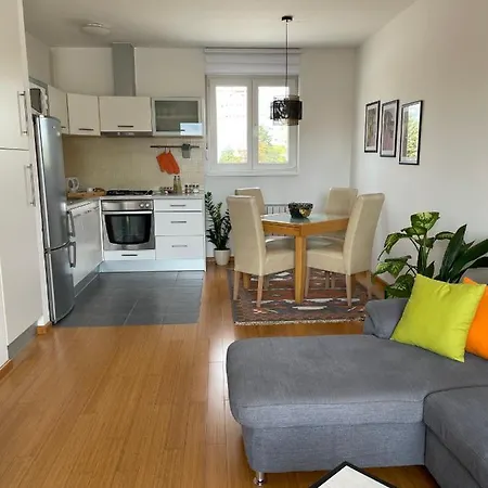 Lipa Apartman *